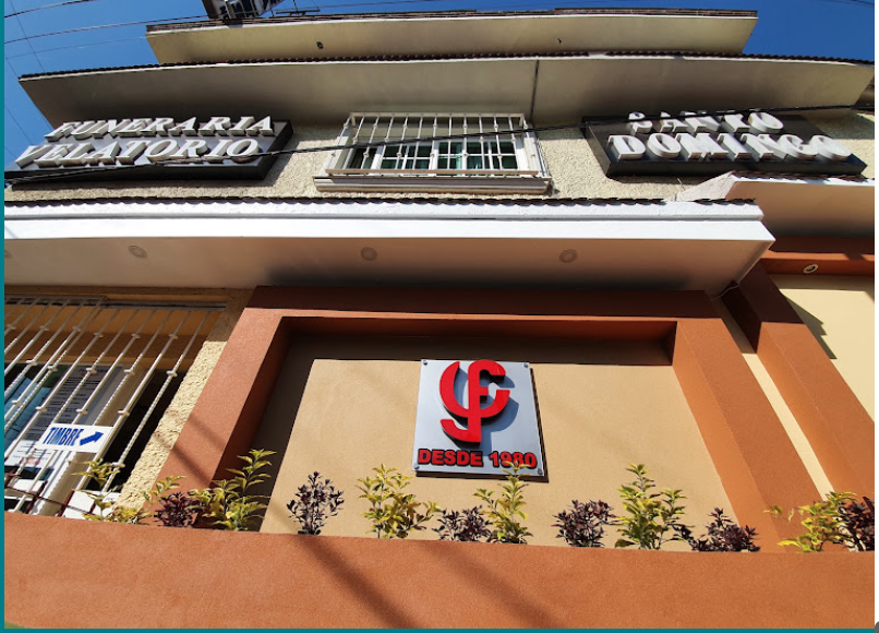 Fachada de Funeraria Santo Domingo en Coyoacán