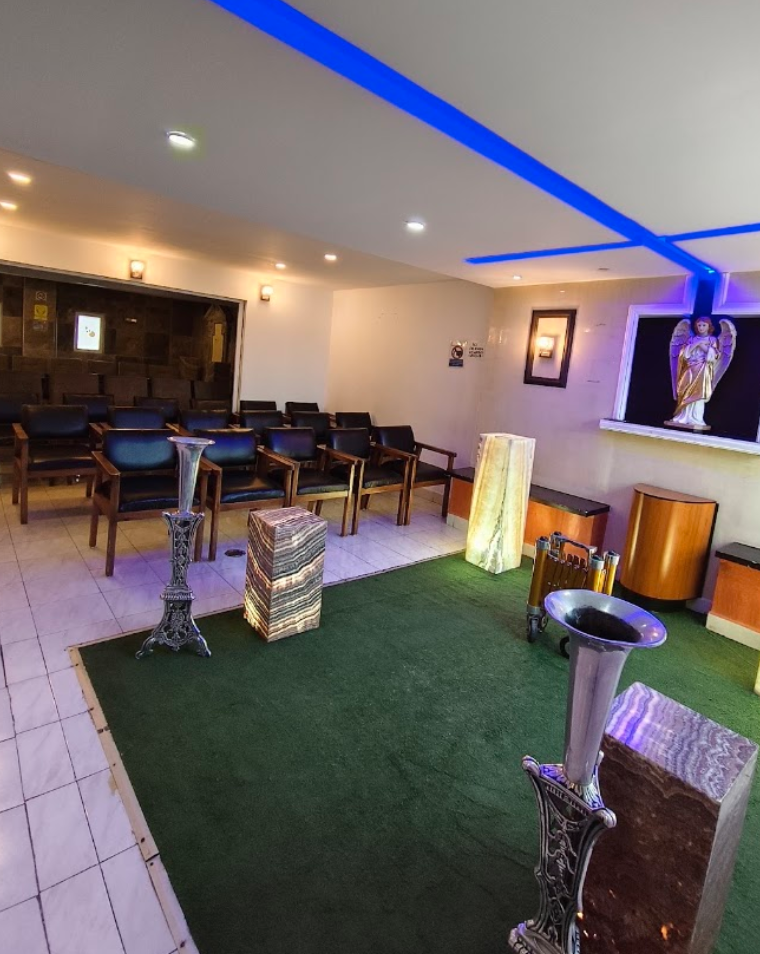 Sala de velación con iluminación azul