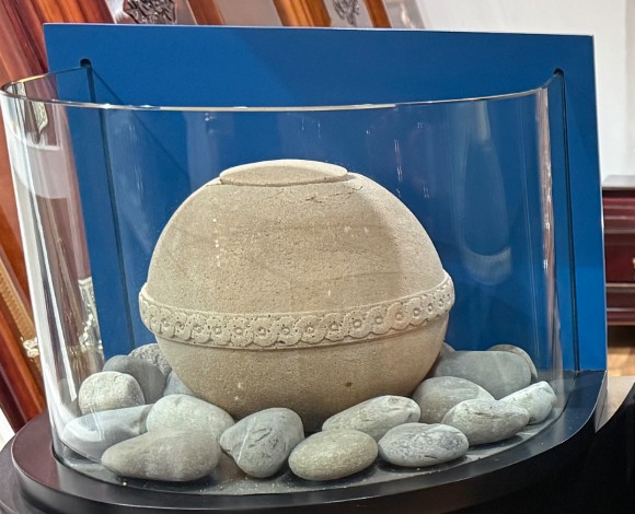 Urna esférica biodegradable Aqua